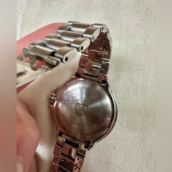 Tag Heuer- LADIES FORMULA 1 DIAMOND WATCH Excellent condition- box.+ add’l links - Picture 4 of 10